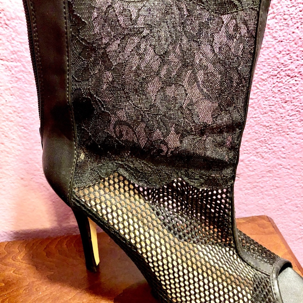 Shoes - Picture 3 of 4